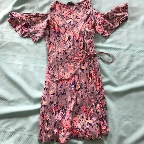 Floral  Print Cold Shoulder Wrap Dress - Picture 3 of 10